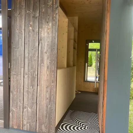 Living House Am Wohnmobilhafen Gessenpark Gera