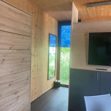 Living House Am Wohnmobilhafen Gessenpark * Gera
